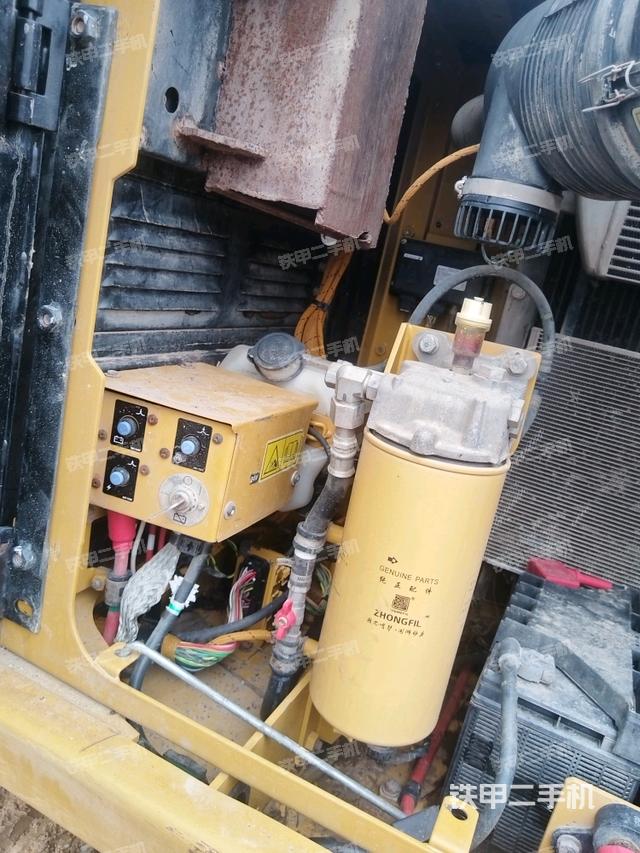 電瓶（大件艙室）