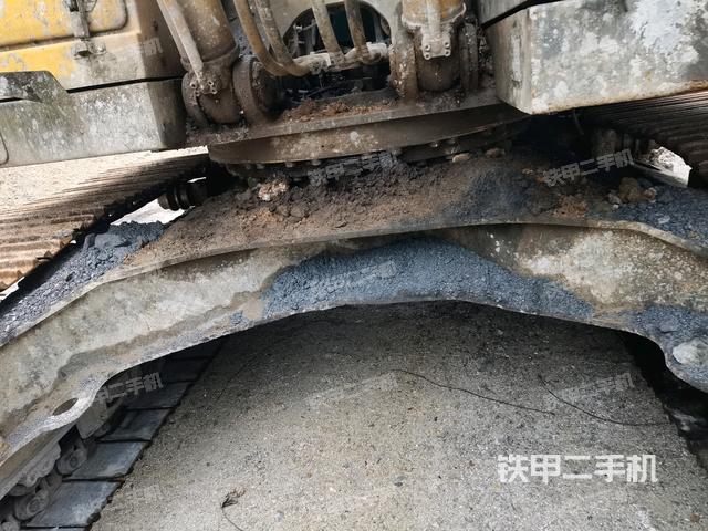 轉(zhuǎn)盤和下車架正前（工作和回轉(zhuǎn)裝置）
