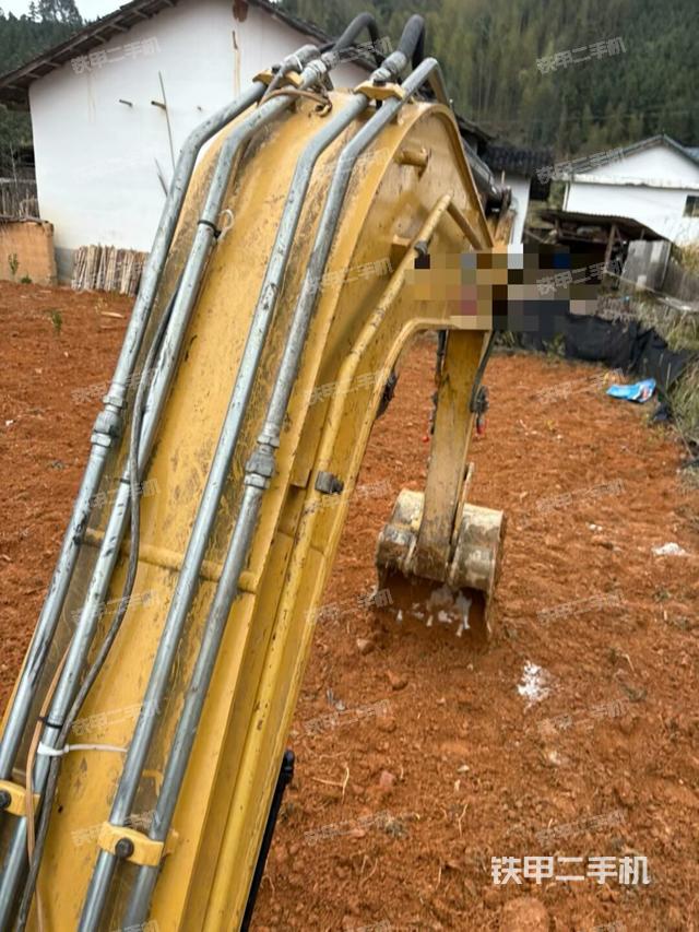 轉盤和下車架正前(工作和回轉裝置) 轉盤和下車架正前(工作和回轉裝置)