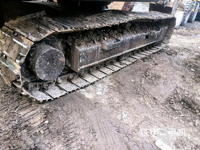 左側(cè)履帶整體?（行走機(jī)構(gòu)）