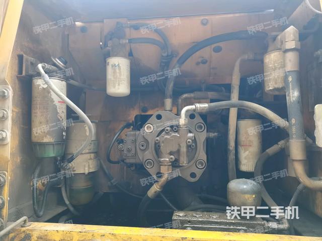 液壓泵斜45?左（大件艙室）