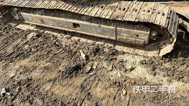 左側(cè)履帶整體?(行走機(jī)構(gòu)) 左側(cè)履帶整體?(行走機(jī)構(gòu))