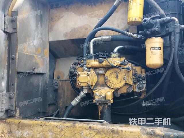 液壓泵斜45?右(大件艙室) 液壓泵斜45?右(大件艙室)