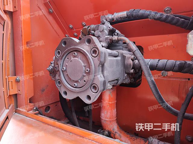 液壓泵艙室正面整體（整機(jī)外觀）