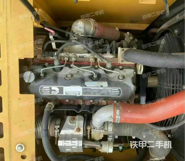 發(fā)動(dòng)機(jī)室(上車部件) 發(fā)動(dòng)機(jī)室(上車部件)