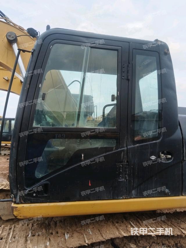 駕駛室正側(cè)（駕駛室部分）