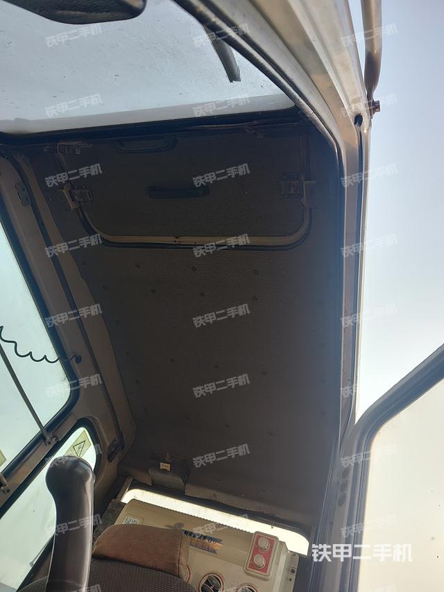 駕駛室頂部（整機(jī)外觀）