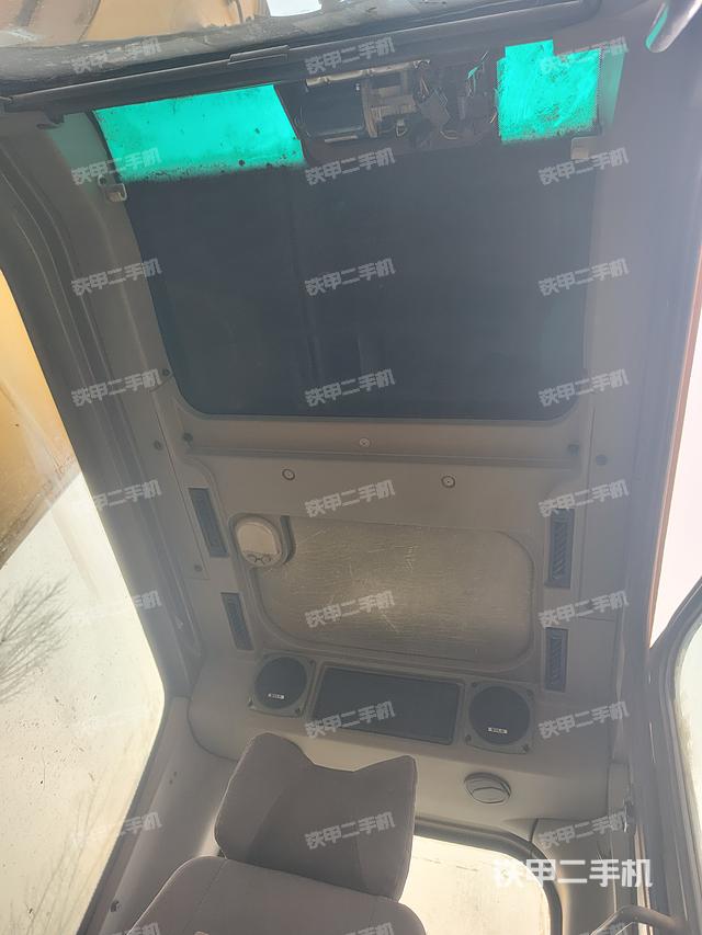 駕駛室頂部（整機(jī)外觀）