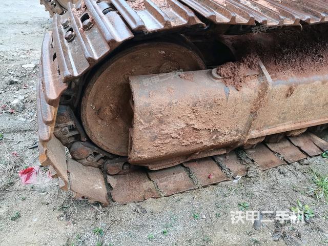 左驅(qū)動(dòng)輪（行走機(jī)構(gòu)）