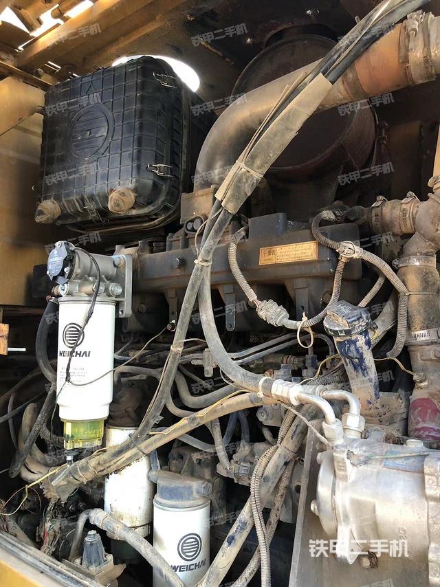 发动机左侧（整机外观及大件）