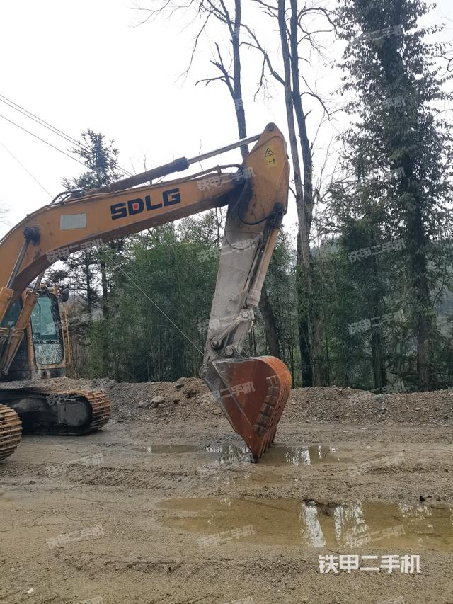 小臂整體右前（工作和回轉(zhuǎn)裝置）