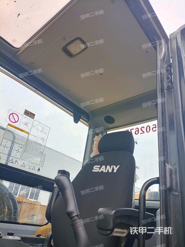 頂棚整體(駕駛室部分) 頂棚整體(駕駛室部分)