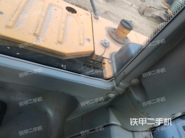 右側玻璃角標（駕駛室部分）