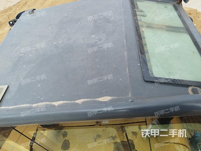 驾驶室顶部（整机外观）