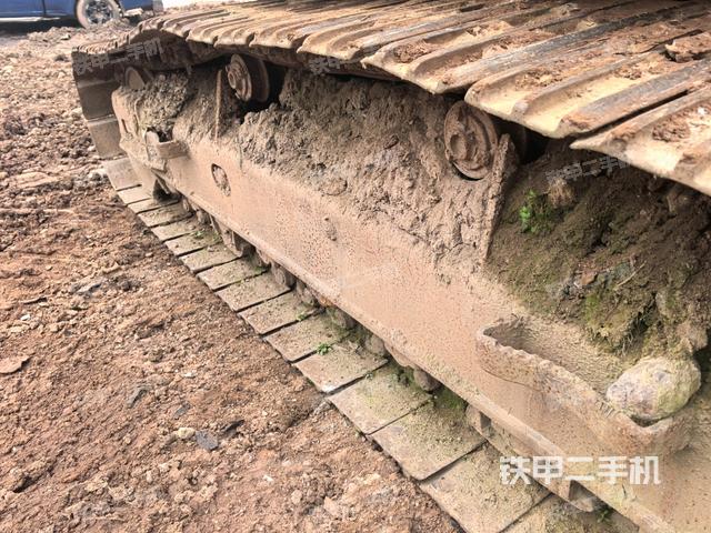 右驱动轮（行走机构）