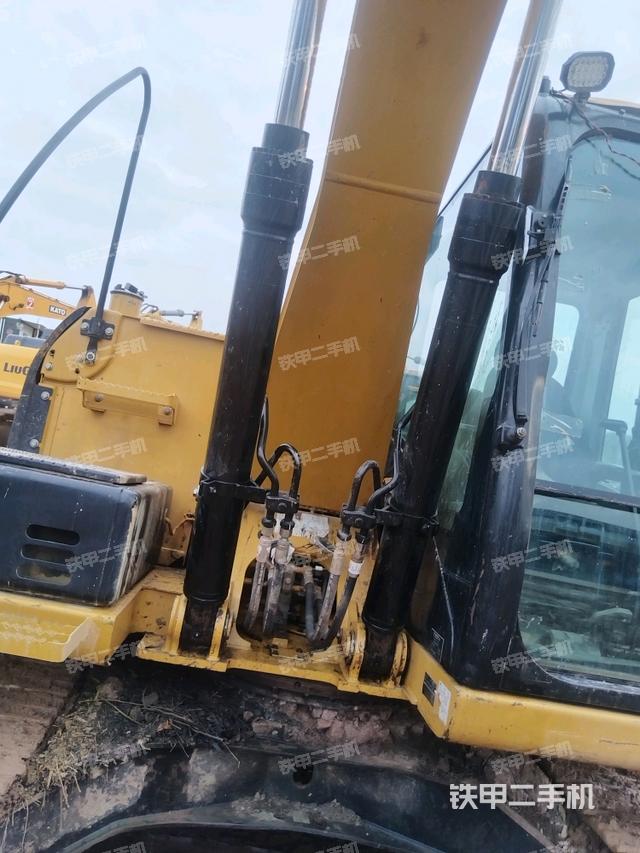 大臂油缸整體?豎拍（工作和回轉(zhuǎn)裝置）