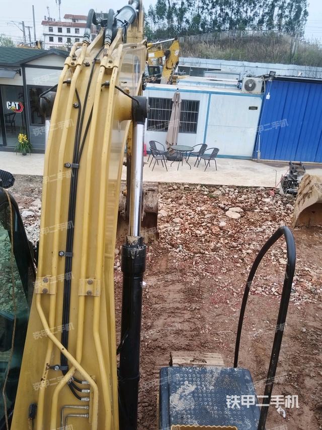 大臂背部俯視（工作和回轉(zhuǎn)裝置）