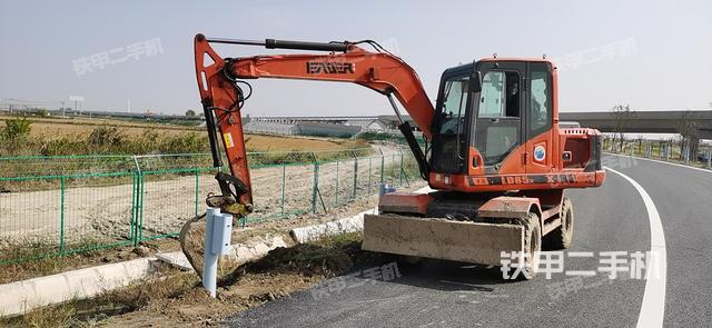 驾驶室顶部（整机外观）