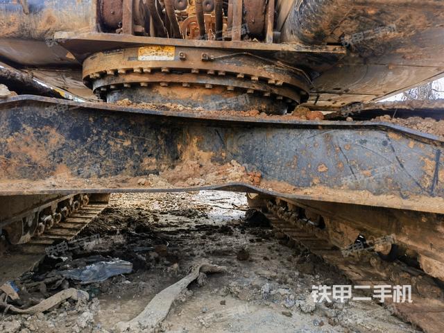 轉(zhuǎn)盤和下車架正前（工作和回轉(zhuǎn)裝置）