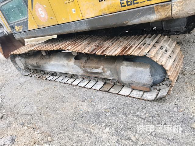 左側(cè)履帶整體?（行走機構(gòu)）