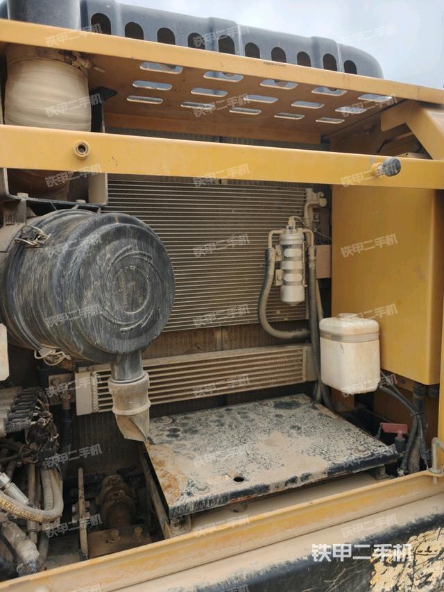 散熱器正面(大件艙室) 散熱器正面(大件艙室)