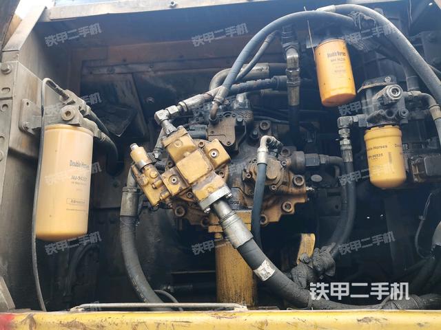 液壓泵斜45?右（大件艙室）