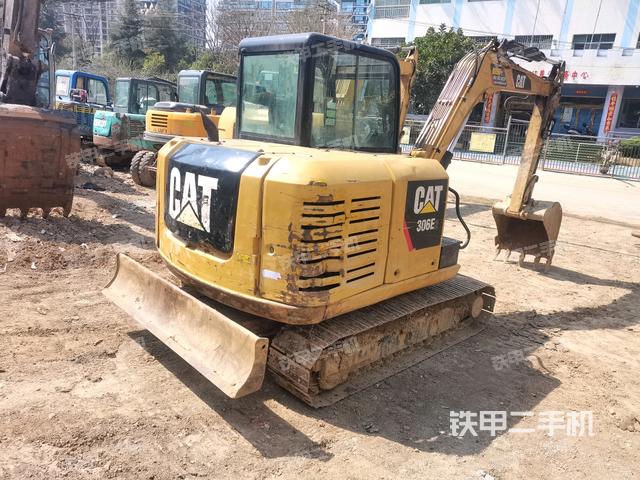 右后45(整機外觀) 右后45(整機外觀)