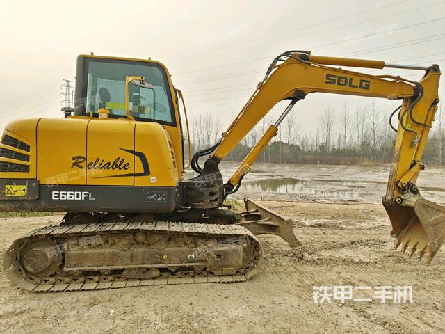 右后45(整機(jī)外觀) 右后45(整機(jī)外觀)