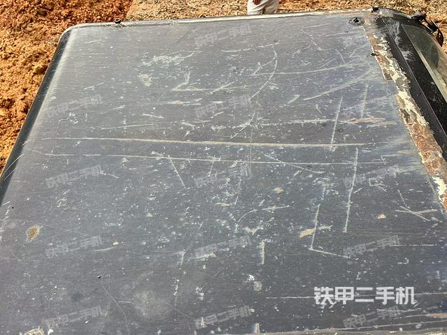 駕駛室頂部（整機(jī)外觀）