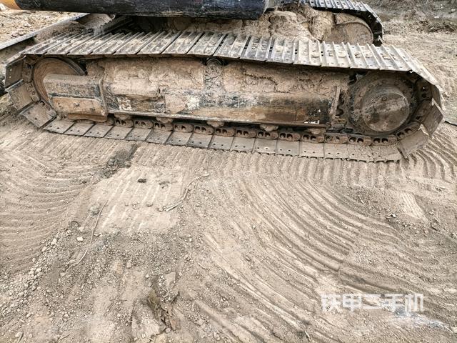 右側(cè)履帶整體?(行走機構(gòu)) 右側(cè)履帶整體?(行走機構(gòu))