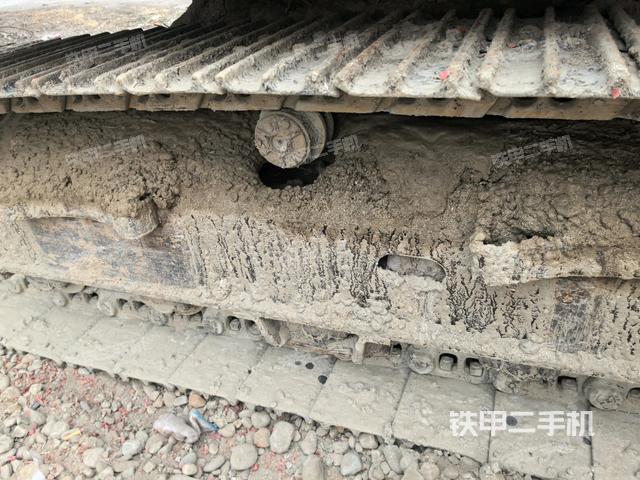 左驅(qū)動輪（行走機構(gòu)）