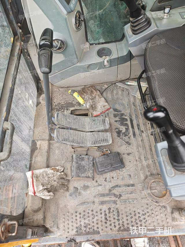 驾驶室整体（整机外观）