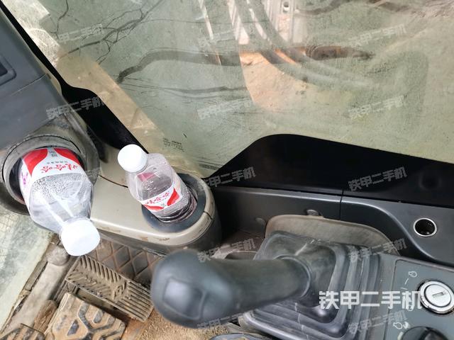 右側(cè)玻璃角標(biāo)（駕駛室部分）