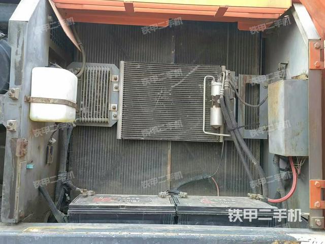 駕駛室頂部（整機(jī)外觀）