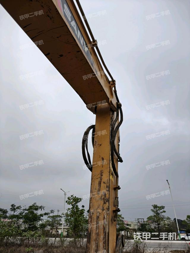 小臂整體左后(工作和回轉(zhuǎn)裝置) 小臂整體左后(工作和回轉(zhuǎn)裝置)