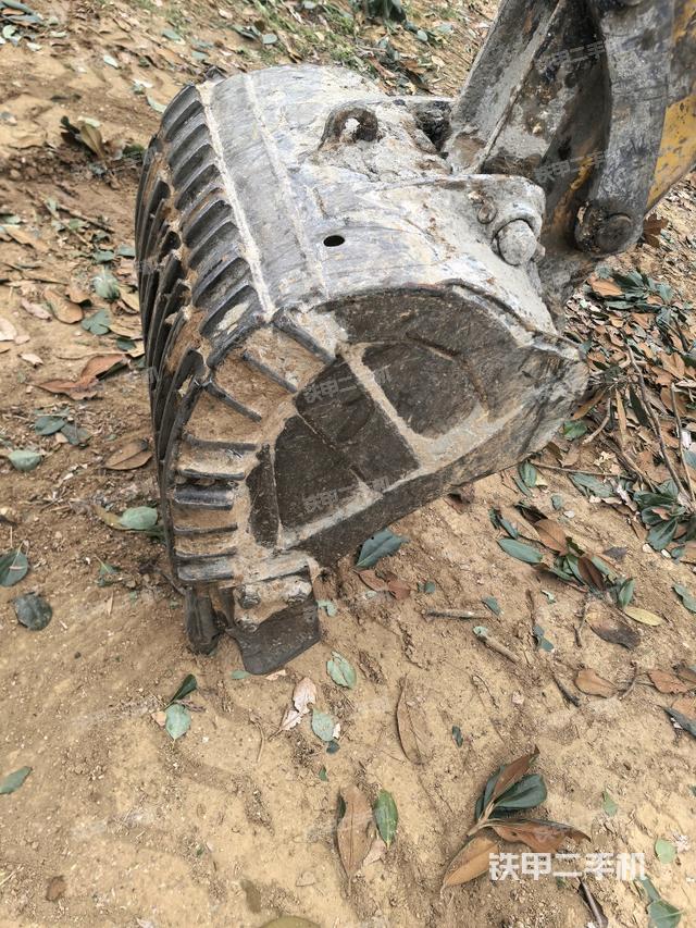 鏟斗右后整體（工作和回轉(zhuǎn)裝置）