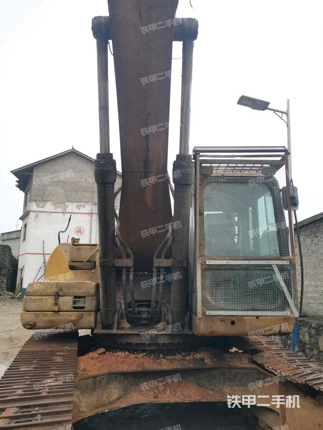 大臂油缸整體?豎拍（工作和回轉(zhuǎn)裝置）