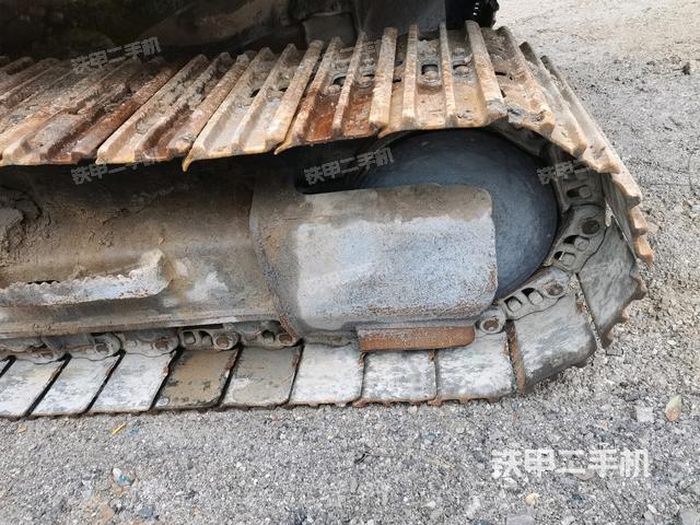 左驅(qū)動輪（行走機構(gòu)）