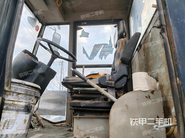 后玻璃角標(biāo)(壓路機(jī)駕駛室) 后玻璃角標(biāo)(壓路機(jī)駕駛室)