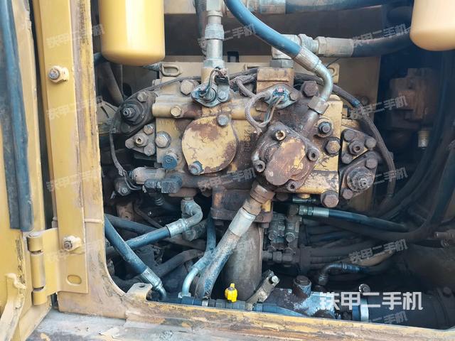 液壓泵斜45?右（大件艙室）