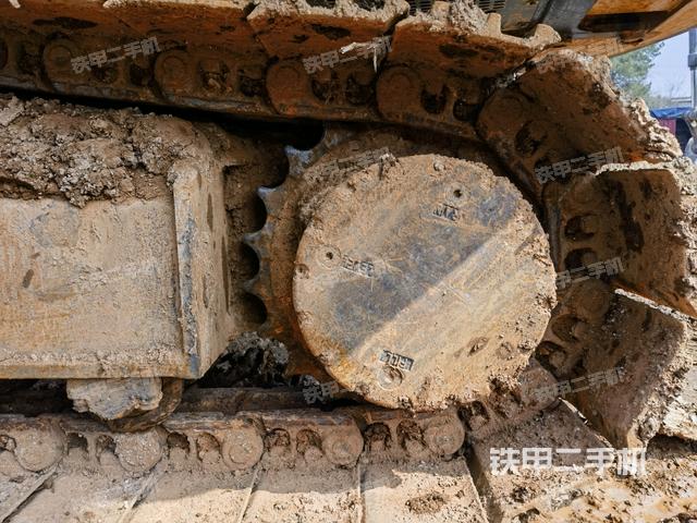 右驅(qū)動(dòng)輪（行走機(jī)構(gòu)）