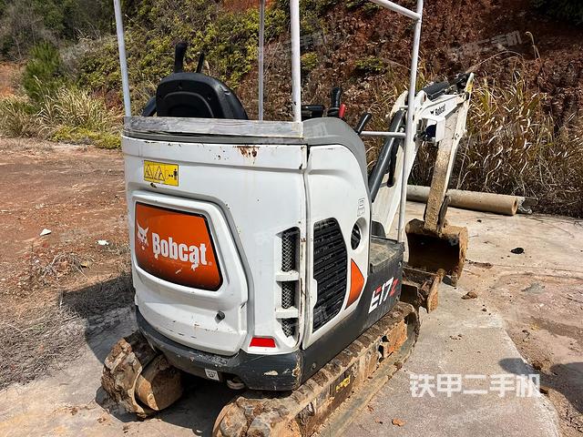 整機右后45°(整機外觀) 整機右后45°(整機外觀)