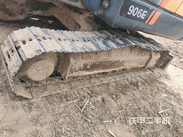 右側(cè)履帶整體?(行走機(jī)構(gòu)) 右側(cè)履帶整體?(行走機(jī)構(gòu))