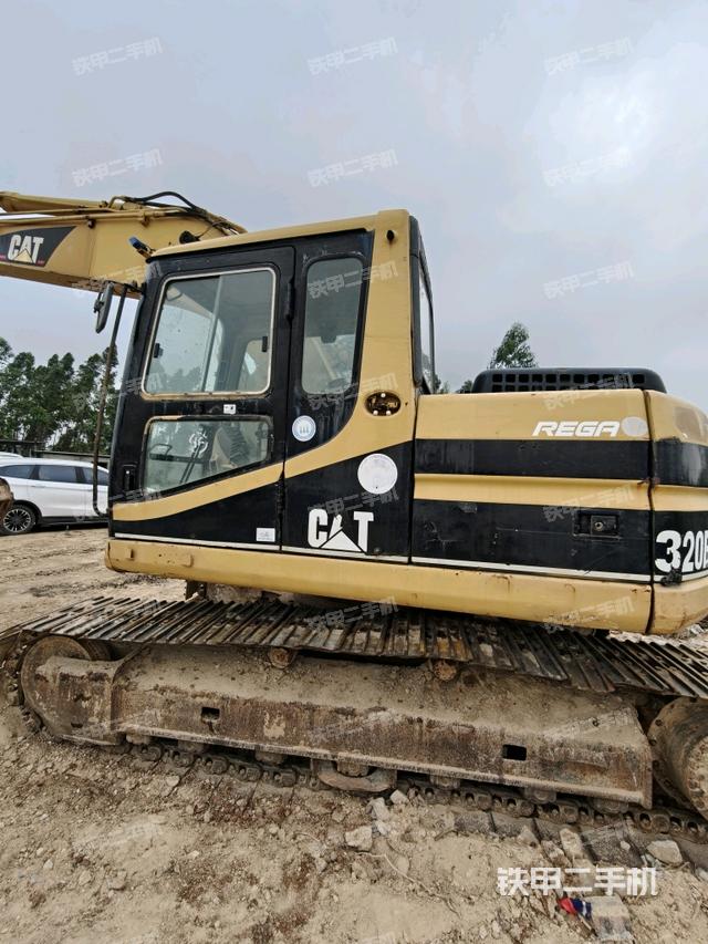 駕駛室左前45度（駕駛室部分）