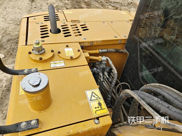 小臂整體右前（工作和回轉裝置）