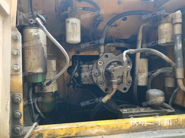 液壓泵斜45?右（大件艙室）