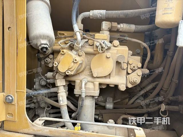 液壓泵斜45?左(大件艙室) 液壓泵斜45?左(大件艙室)