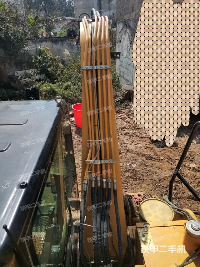 大臂背部俯視（工作和回轉(zhuǎn)裝置）