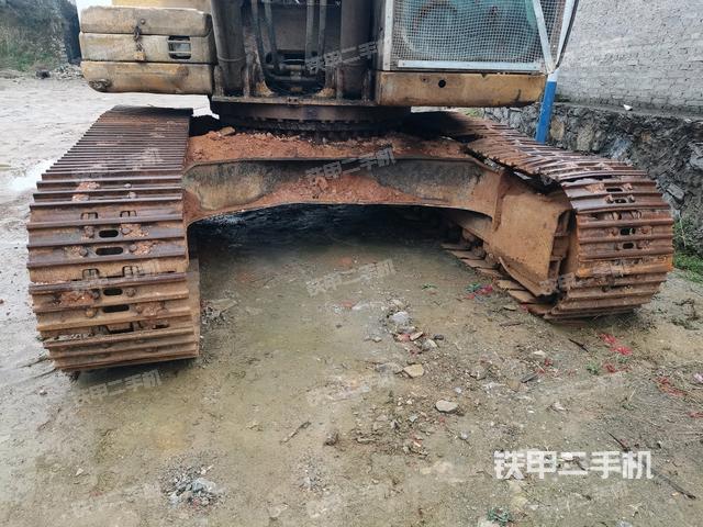 轉(zhuǎn)盤(pán)和下車(chē)架正前（工作和回轉(zhuǎn)裝置）