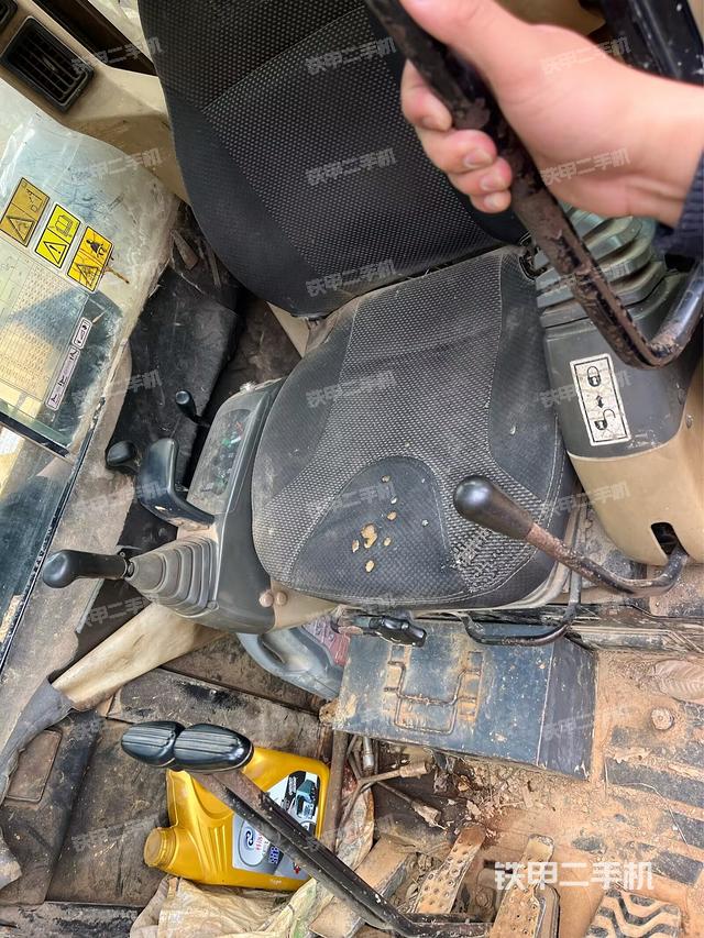 駕駛室整體（整機(jī)外觀）